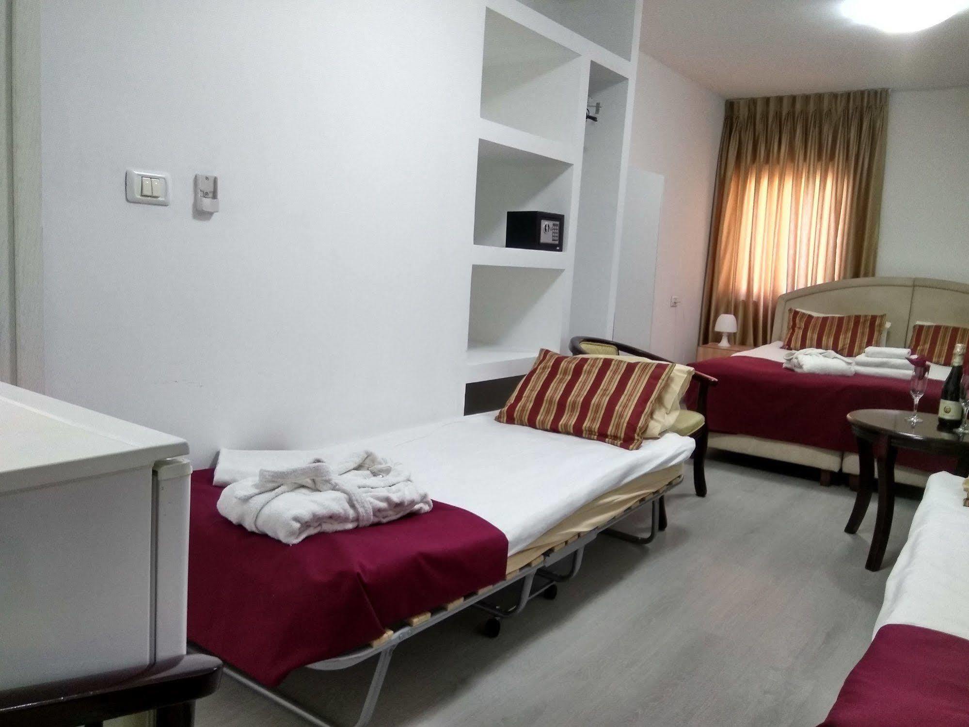Elis Boutique Hotel Bat Yam Esterno foto