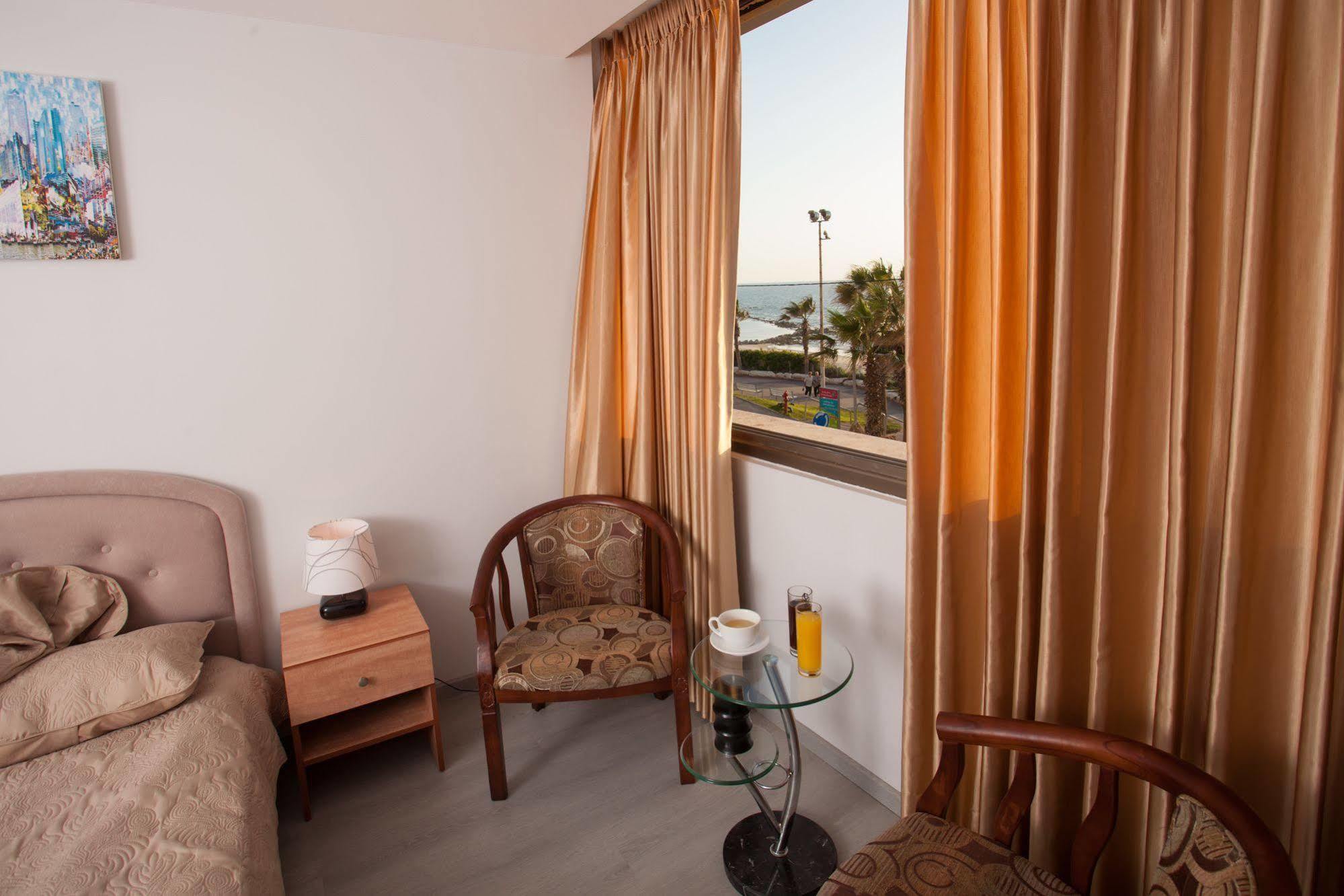 Elis Boutique Hotel Bat Yam Esterno foto